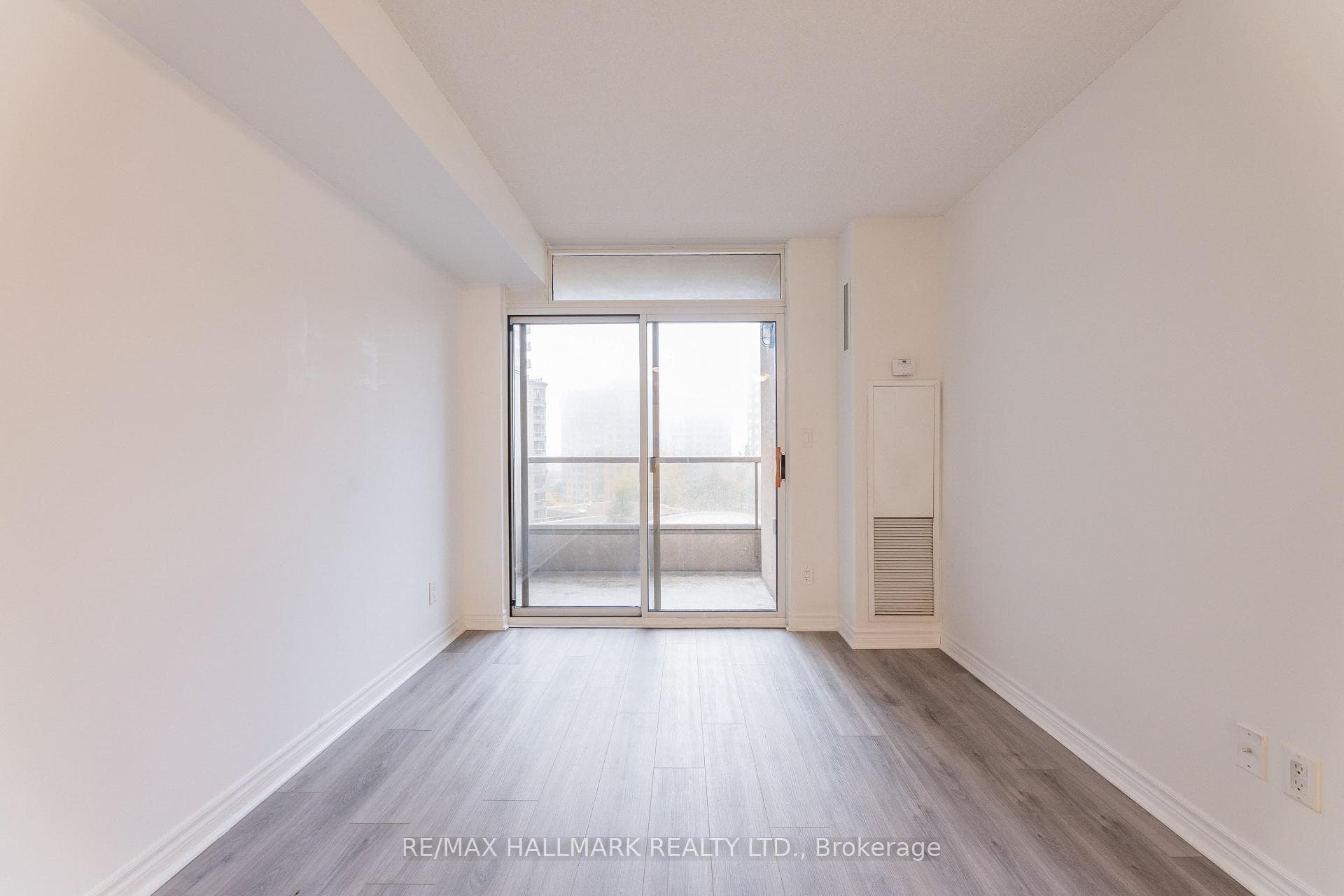 3888 Duke Of York Boulevard Unit 827 photo 14