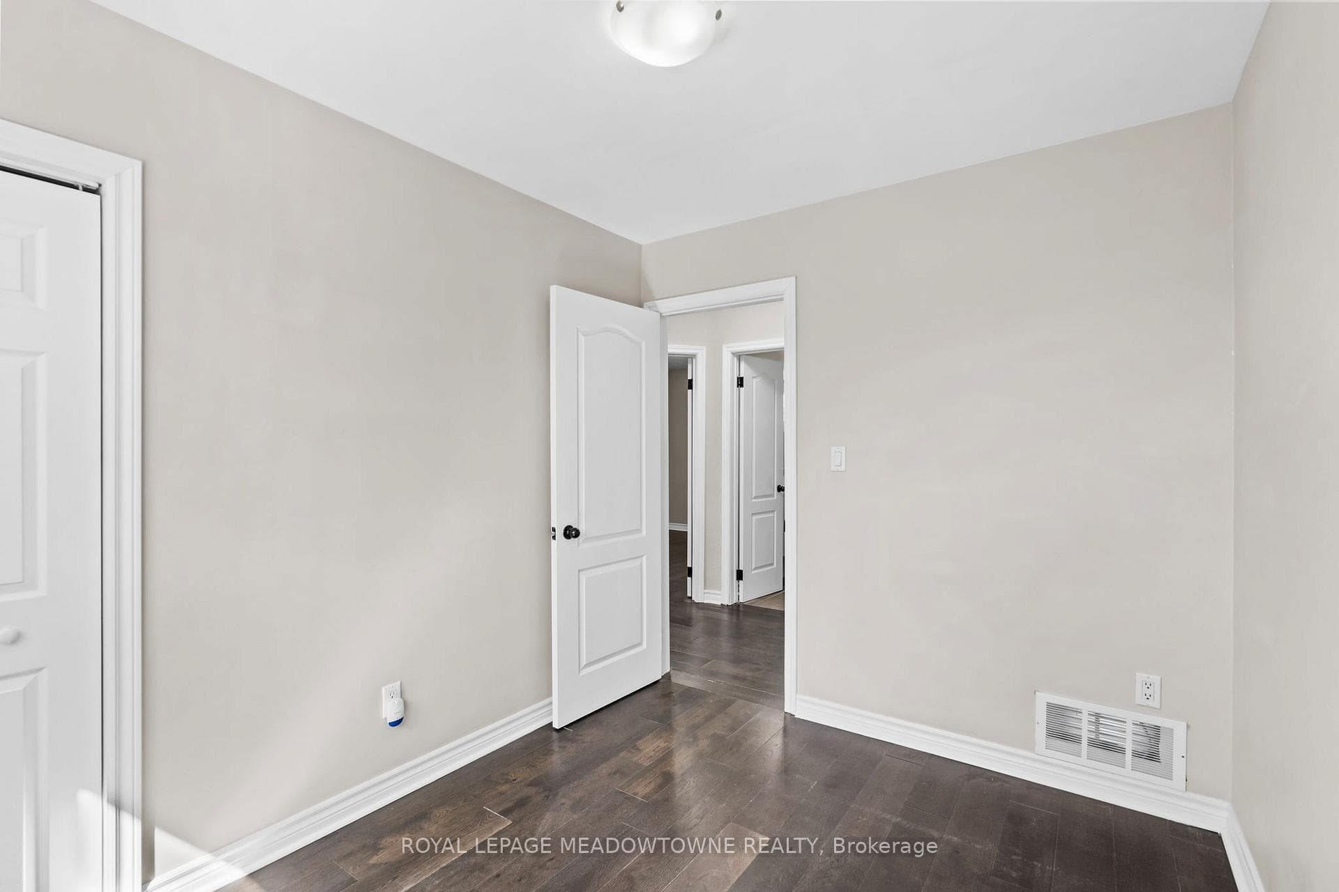 176 Longfield Road Unit Upper photo 15
