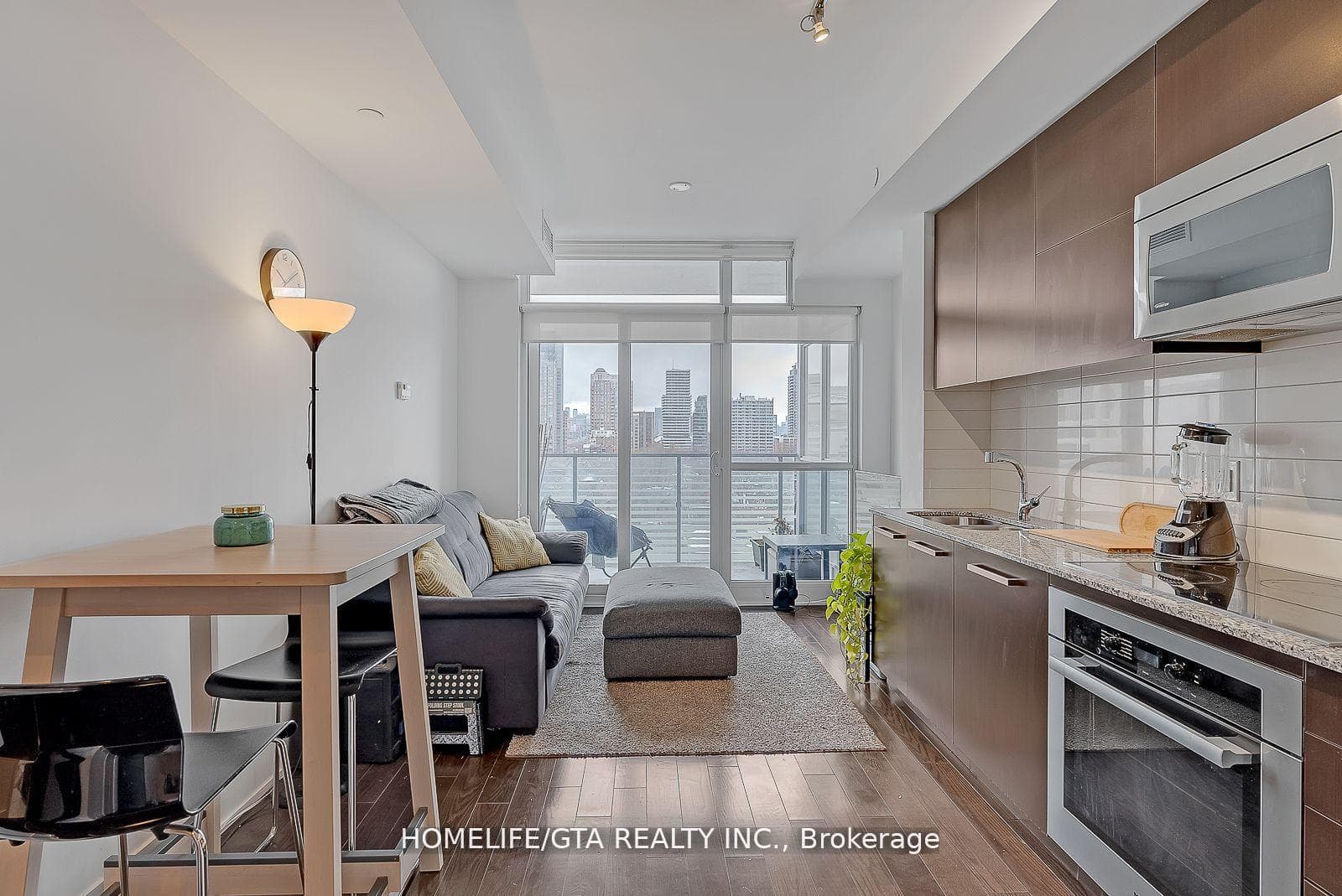 170 Avenue Road Unit 803 photo 6