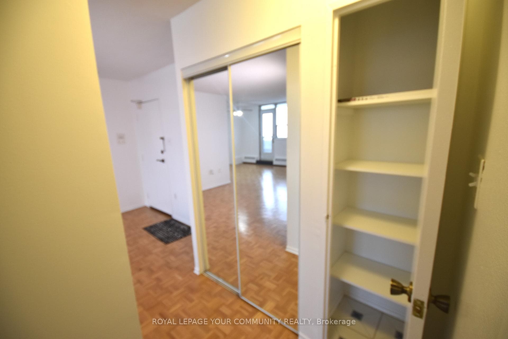 541 Blackthorn Avenue Unit 604 photo 13