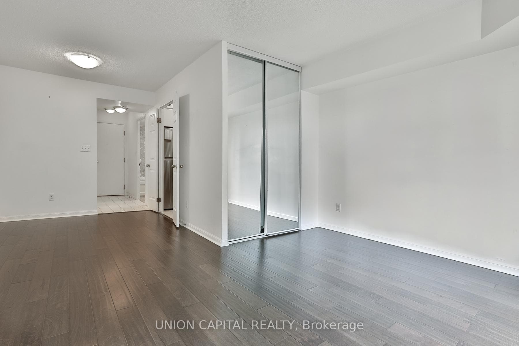 7 Carlton Street Unit 602 photo 13
