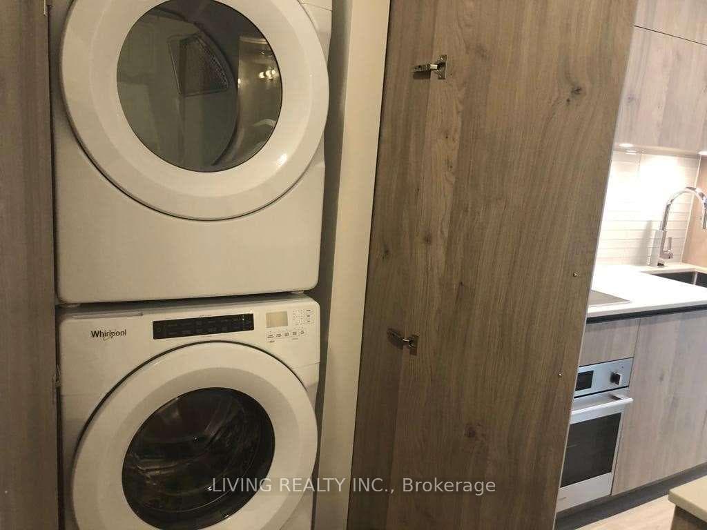 1 Yorkville Avenue Unit 1301 photo 8