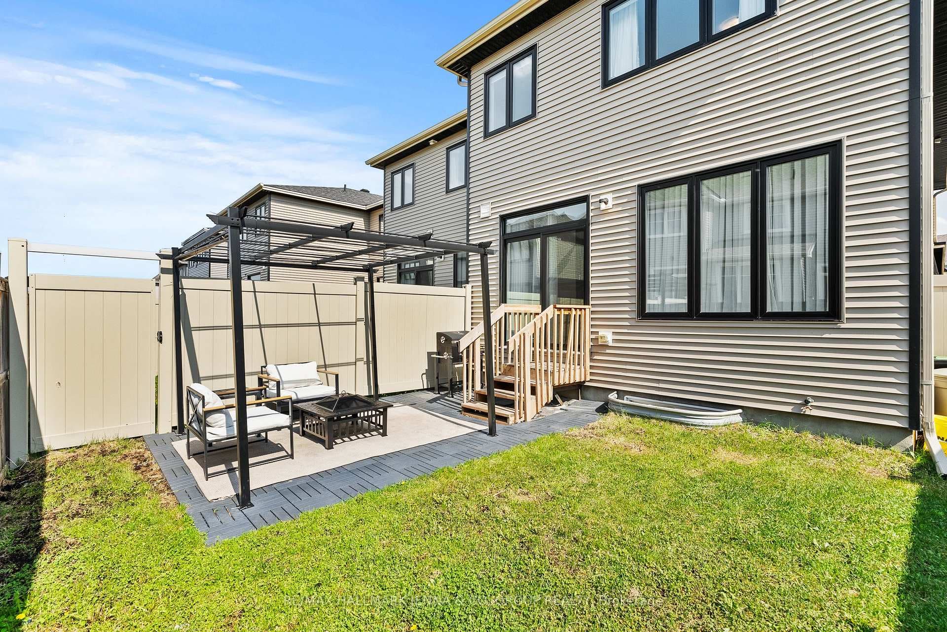 613 Taliesin Crescent photo 28