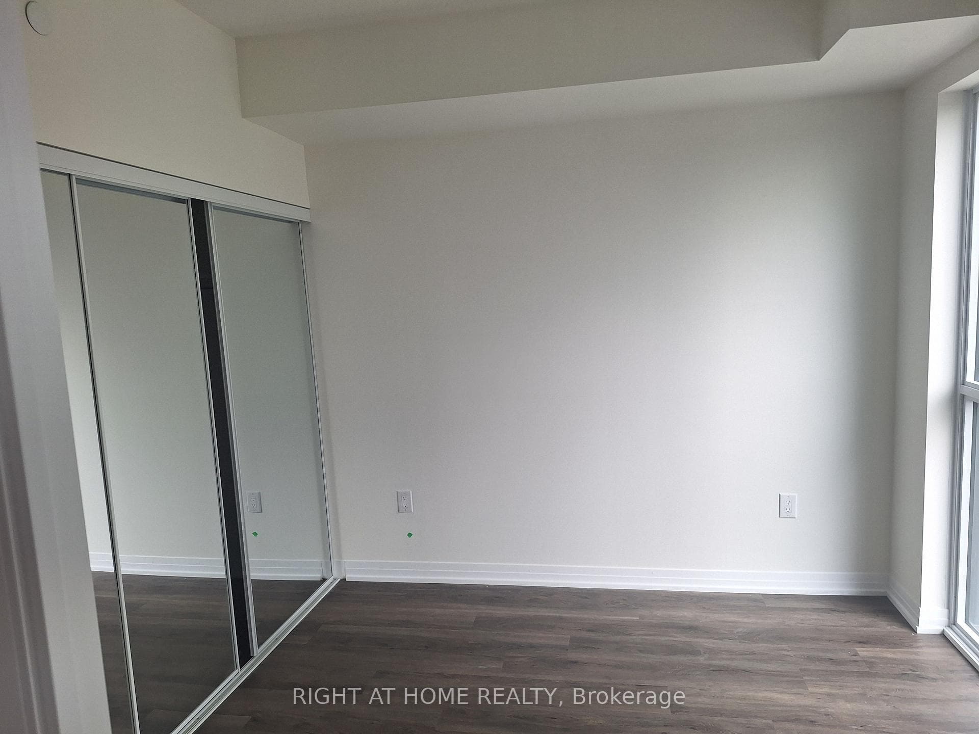 15 Watergarden Drive Unit 905 photo 4