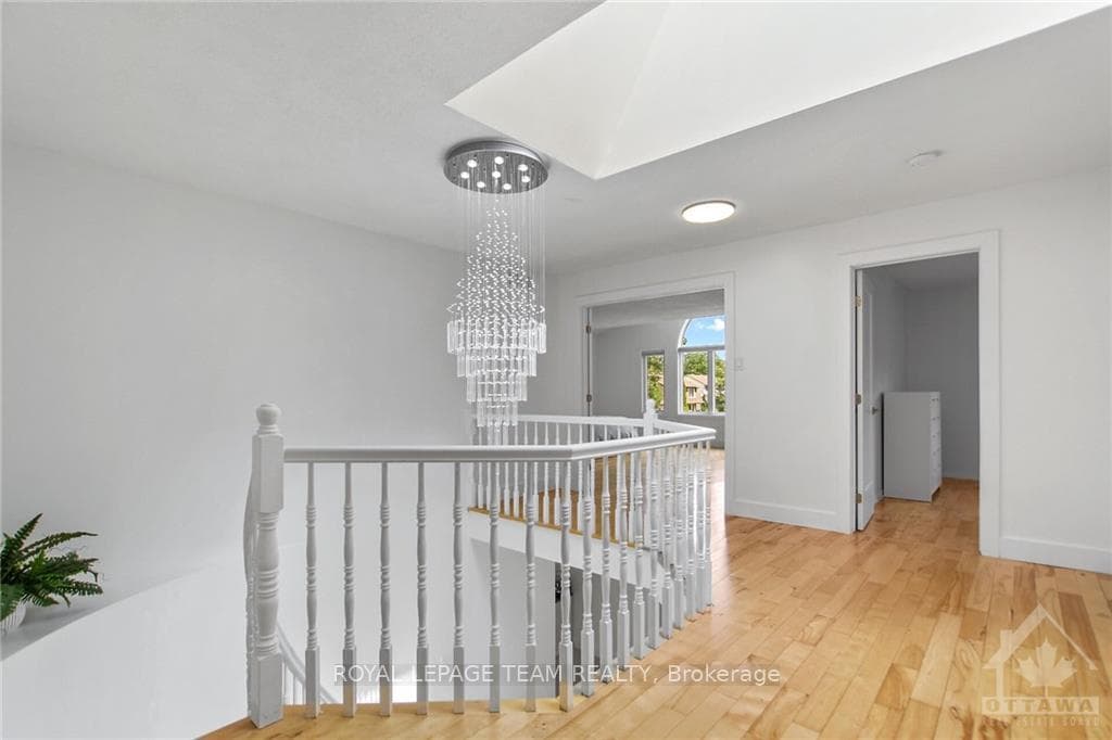 11 SUNRAY Crescent photo 15