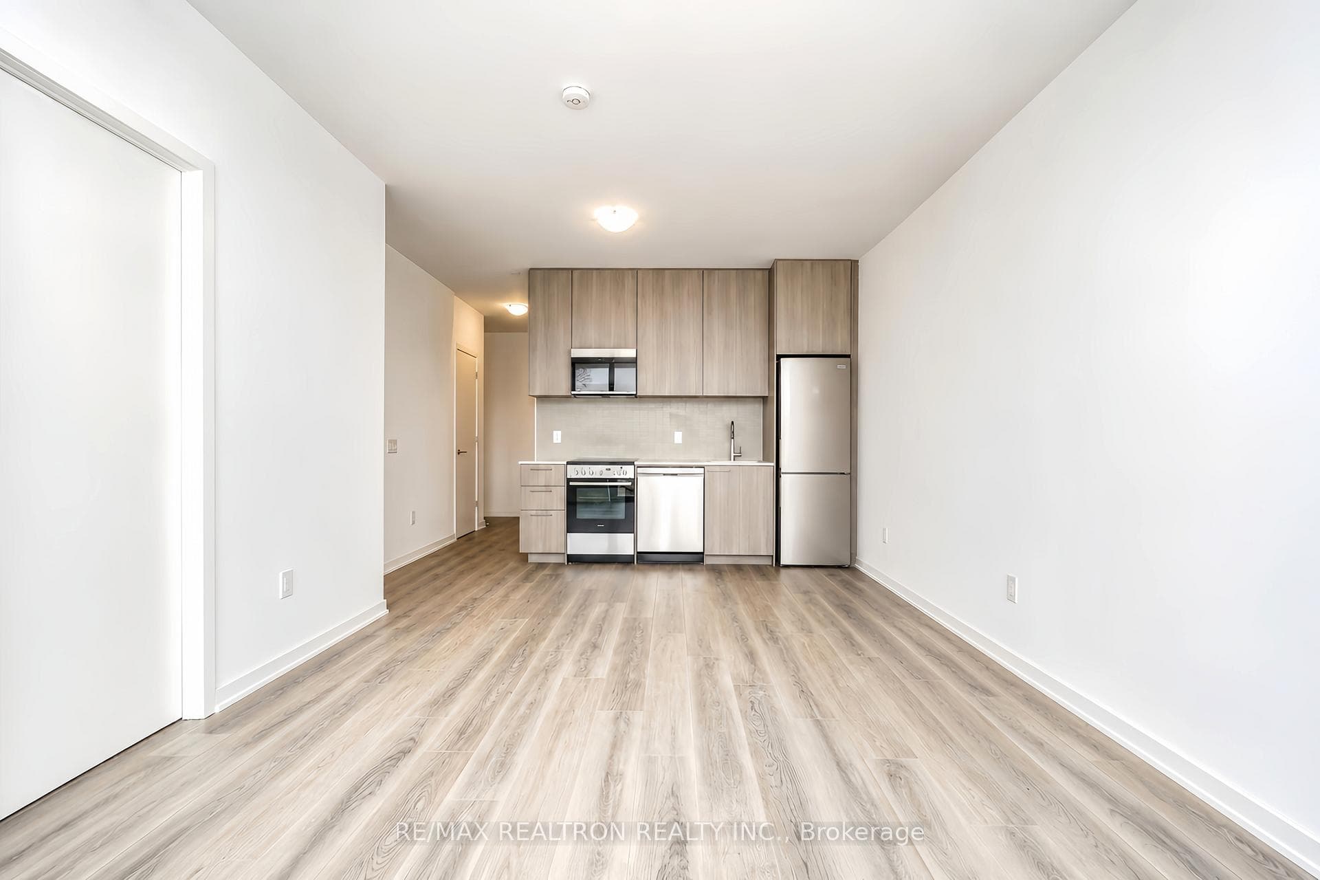 7439 Kingston Road Unit 101 photo 12