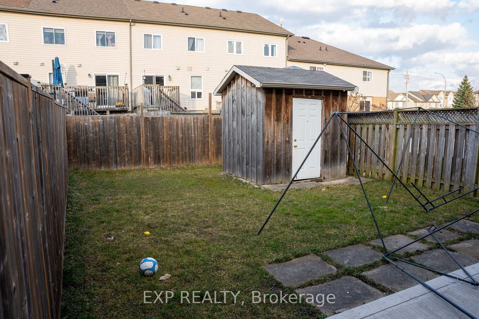 8 Mountain laurel Crescent photo 12