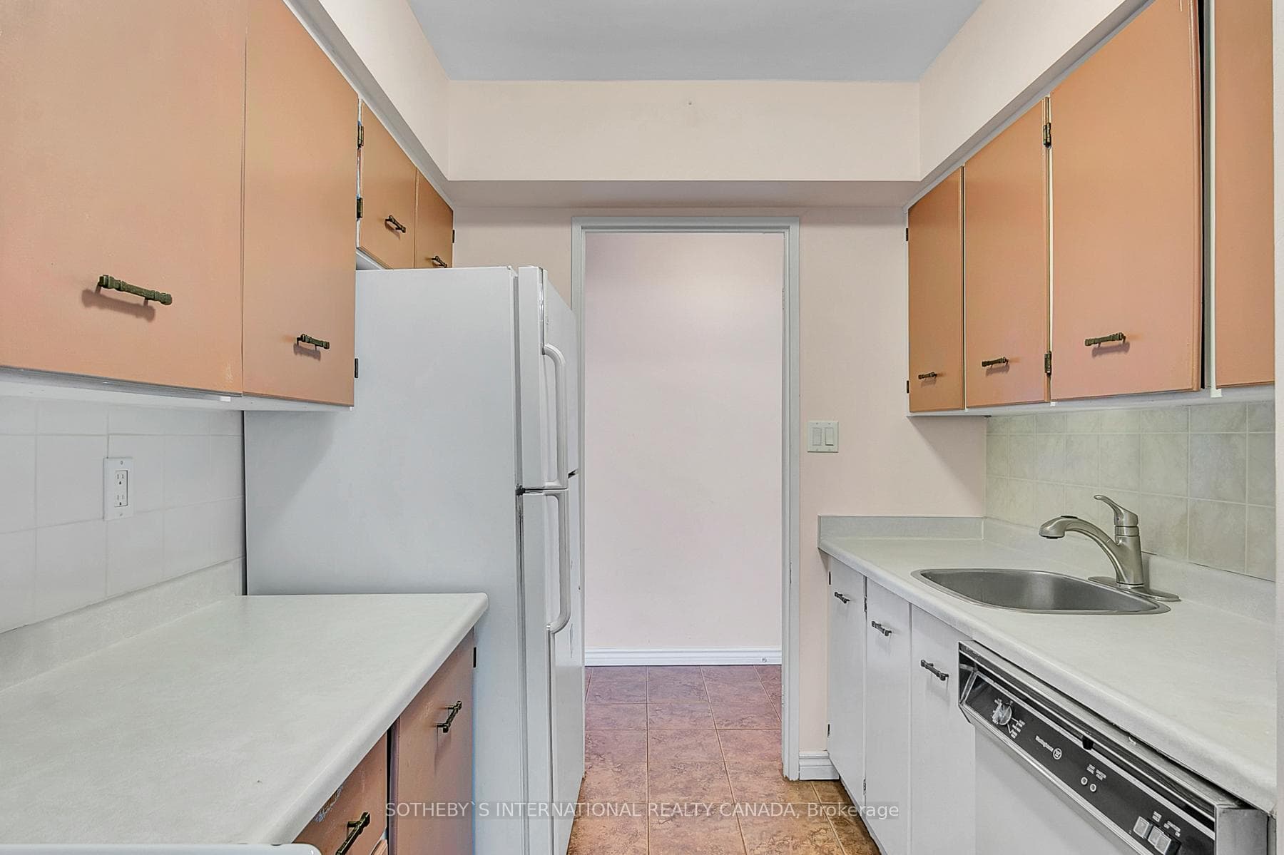 50 Quebec Avenue Unit 2204 photo 13