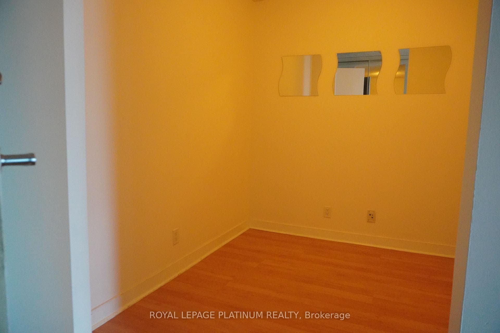 81 Navy Wharf Court Unit 2101 photo 9