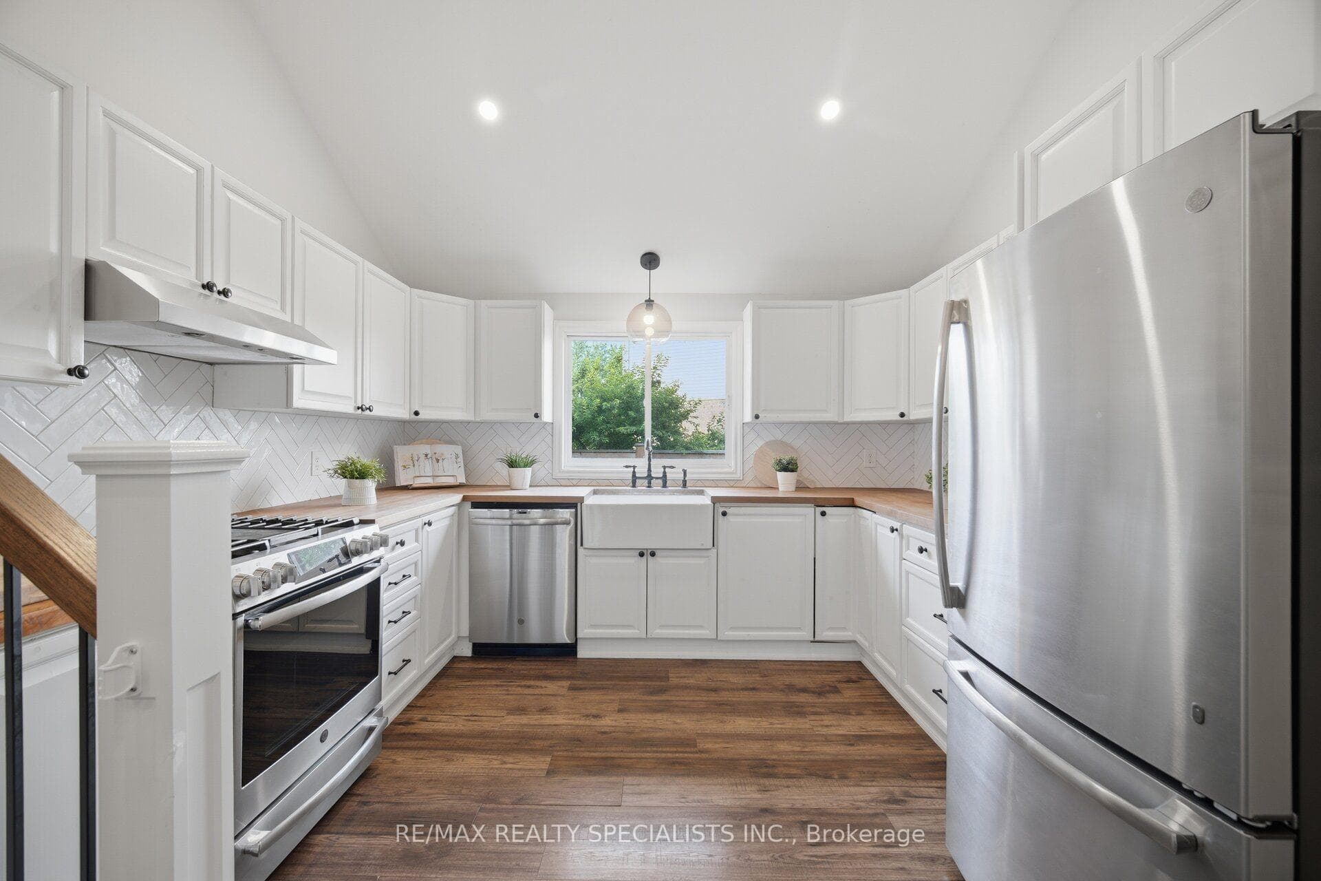 408 Flannery Drive photo 10