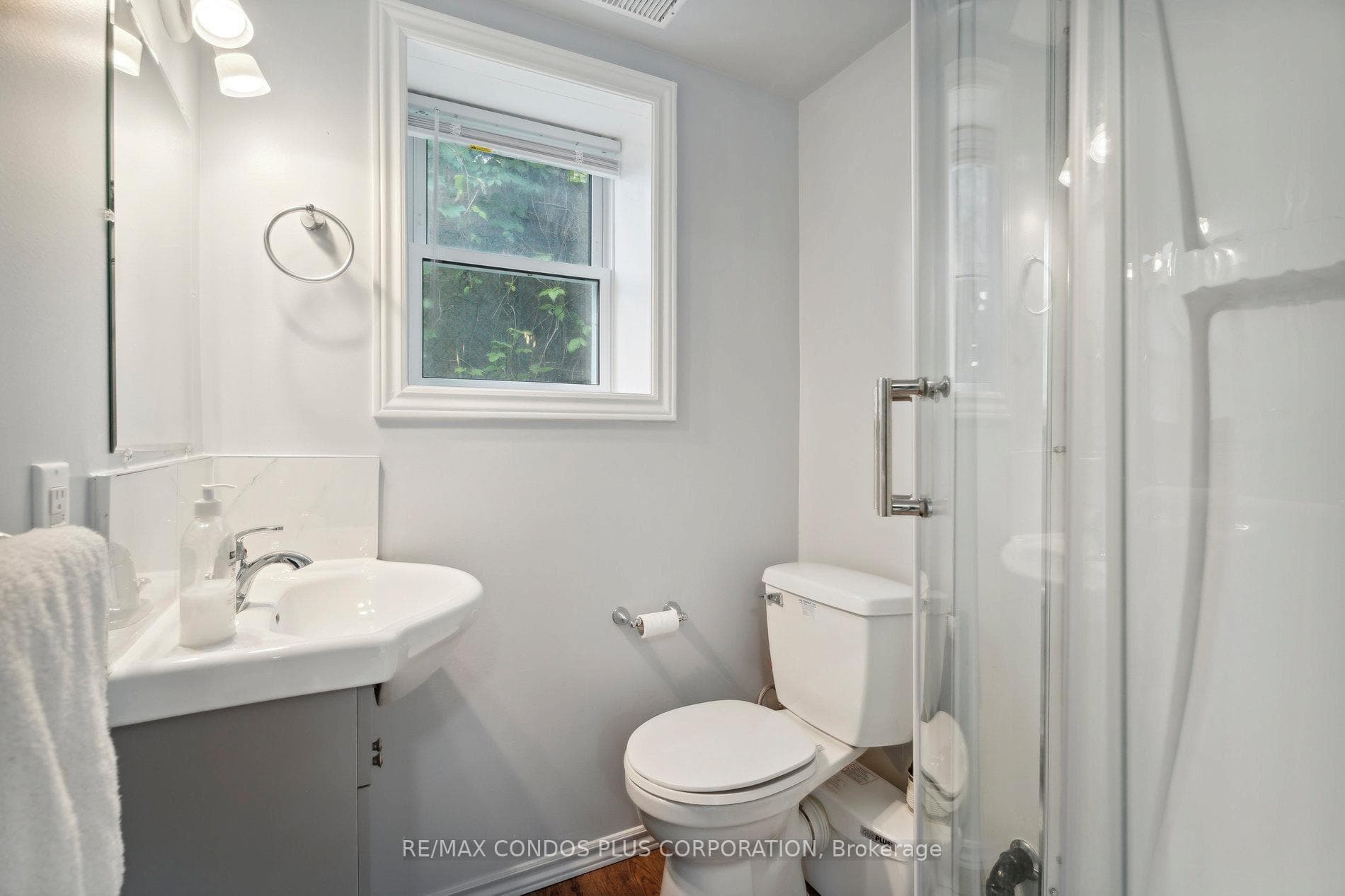 51 Robert Street photo 33