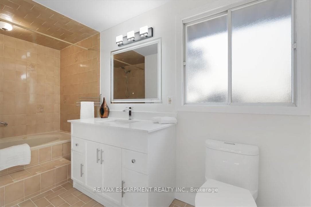 345 BERKINDALE Drive photo 28