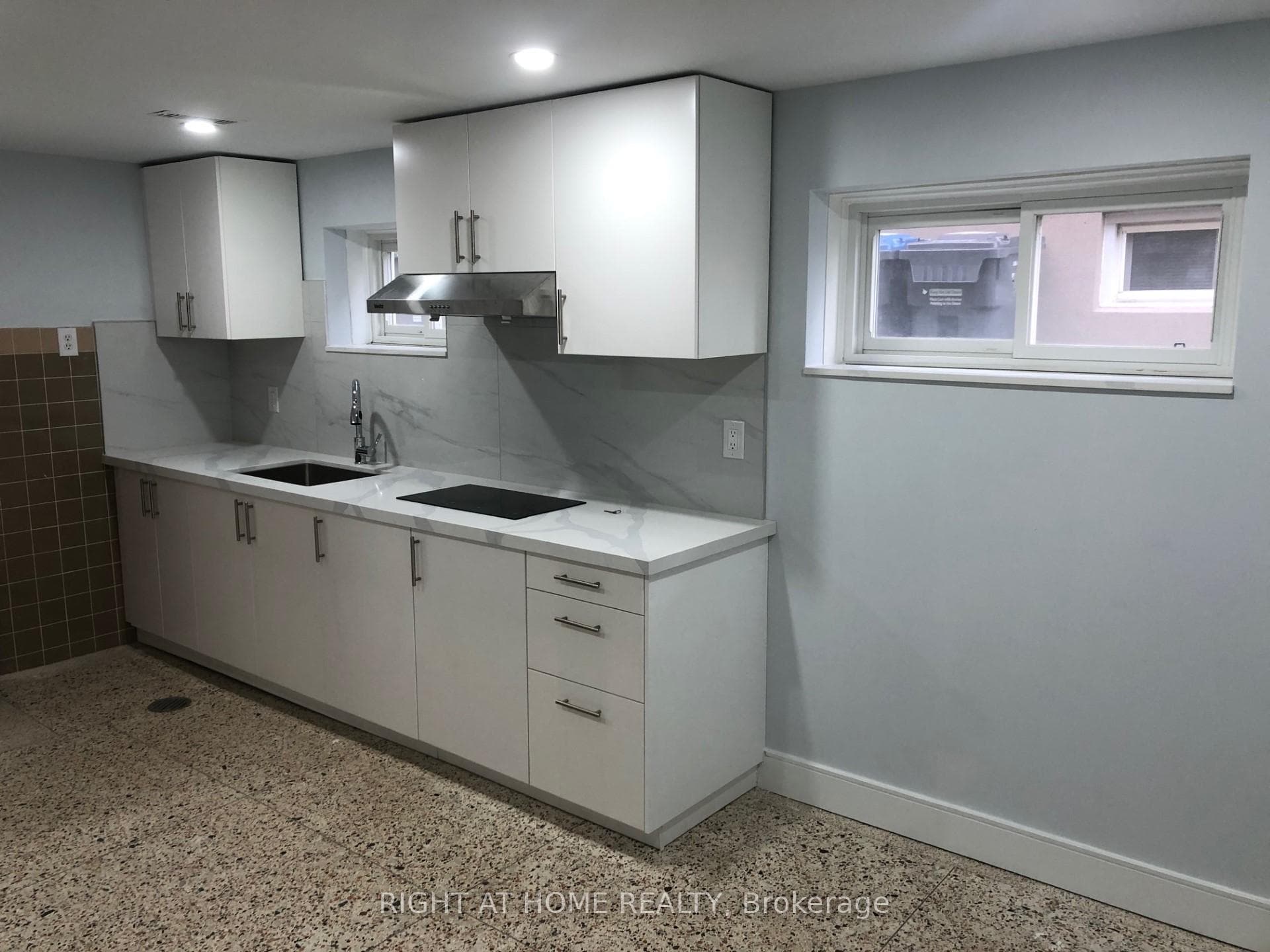 3631 Molly Avenue photo 3