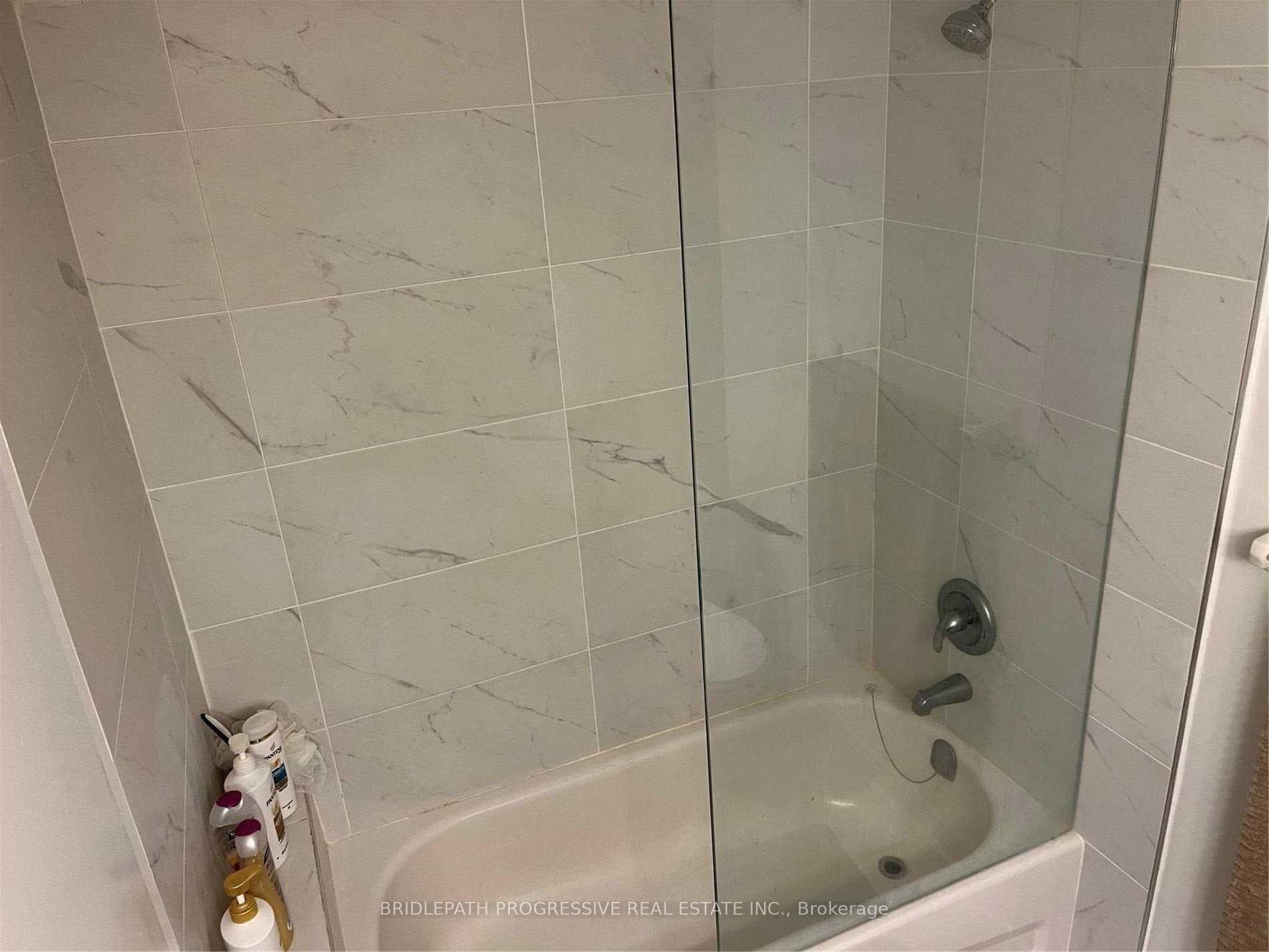 1001 Bay Street Unit 2702 photo 10