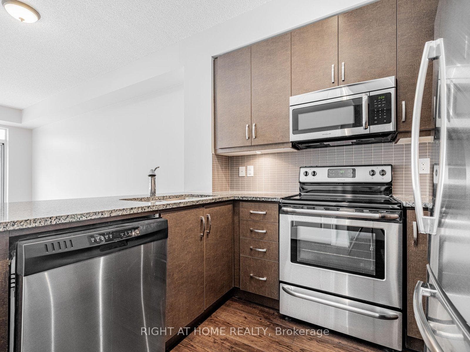 111 civic square Gate Unit 314 photo 6