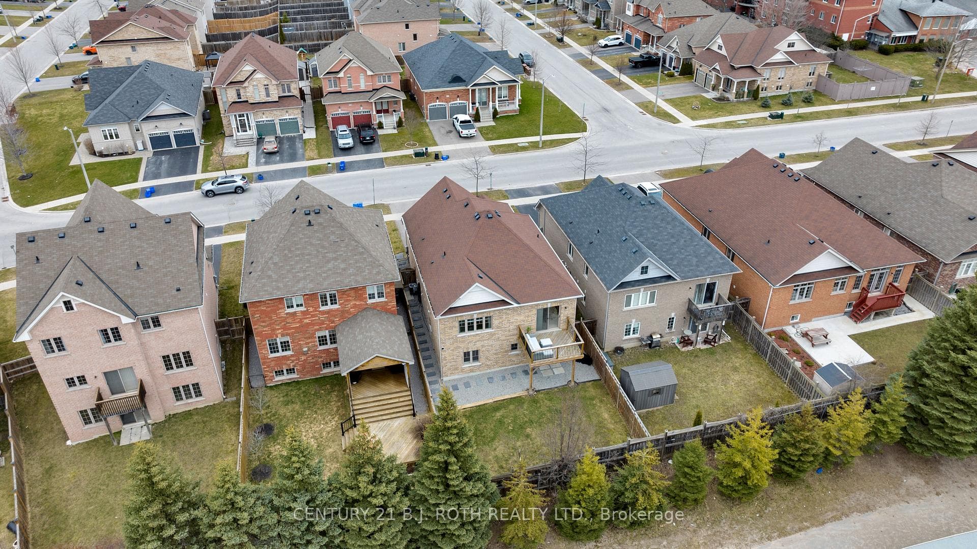 250 Kozlov Street photo 36