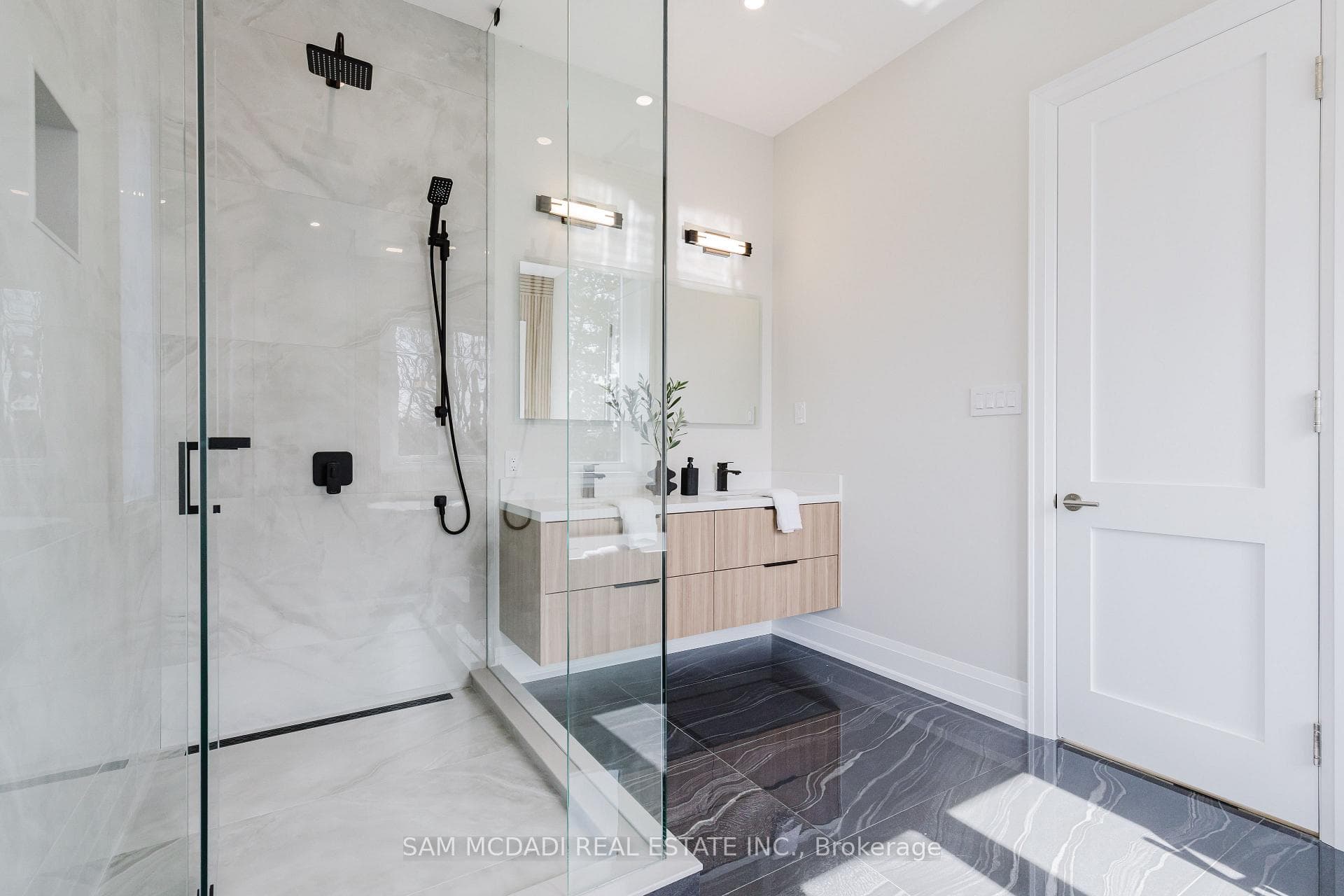 2346 Rebecca Street photo 26