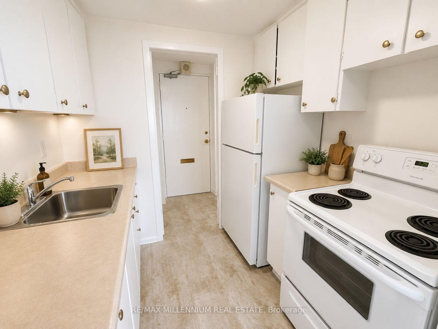 250 Frederick Street Unit 1705 photo 3