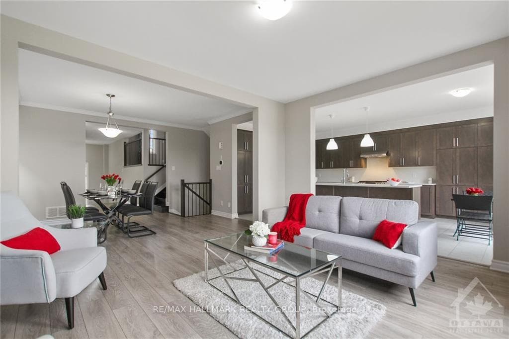 146 DISCOVERY Crescent photo 12