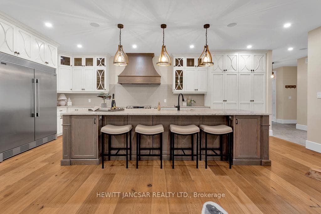 140 Baird Street photo 9