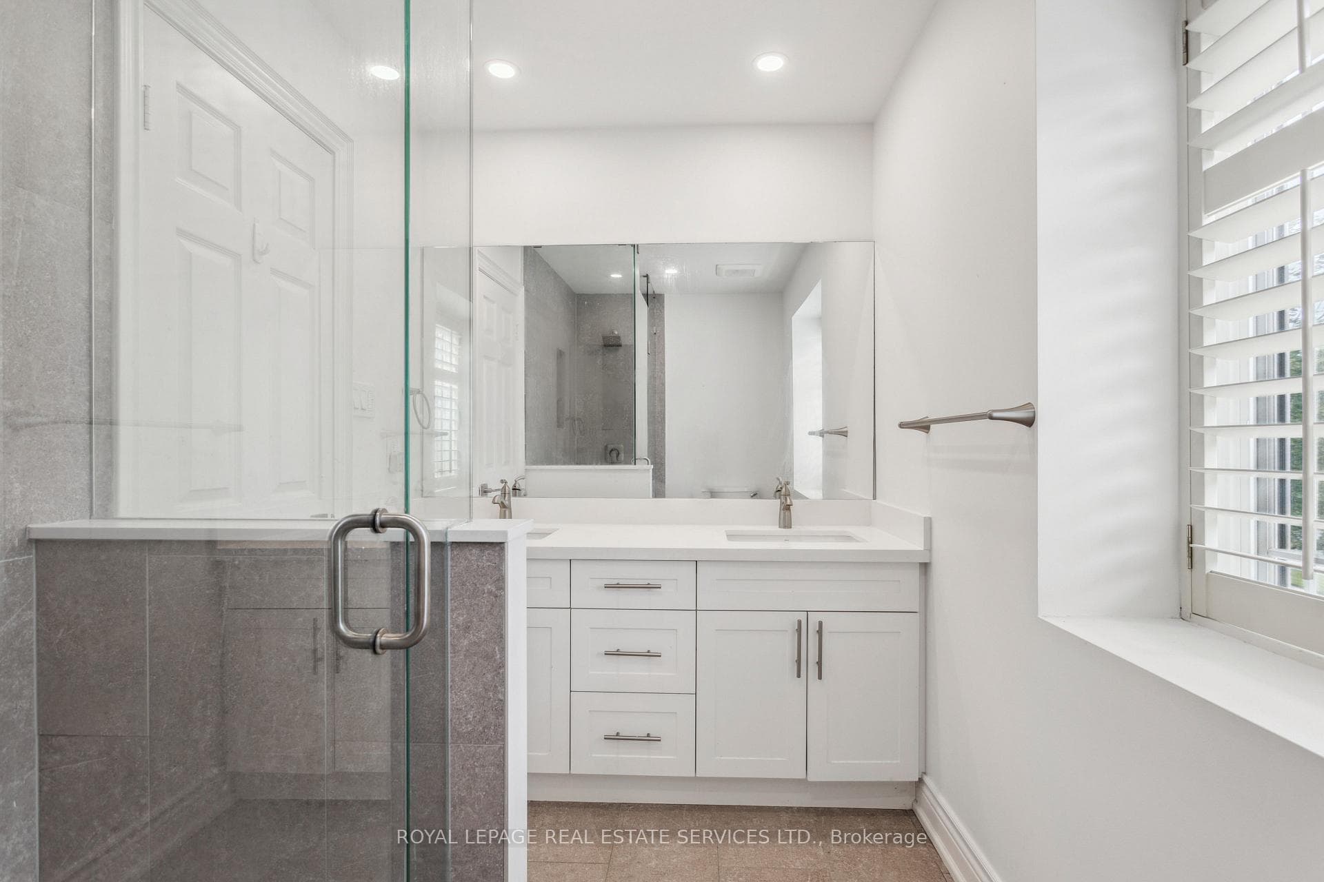 1068 Rockcliffe Court photo 26