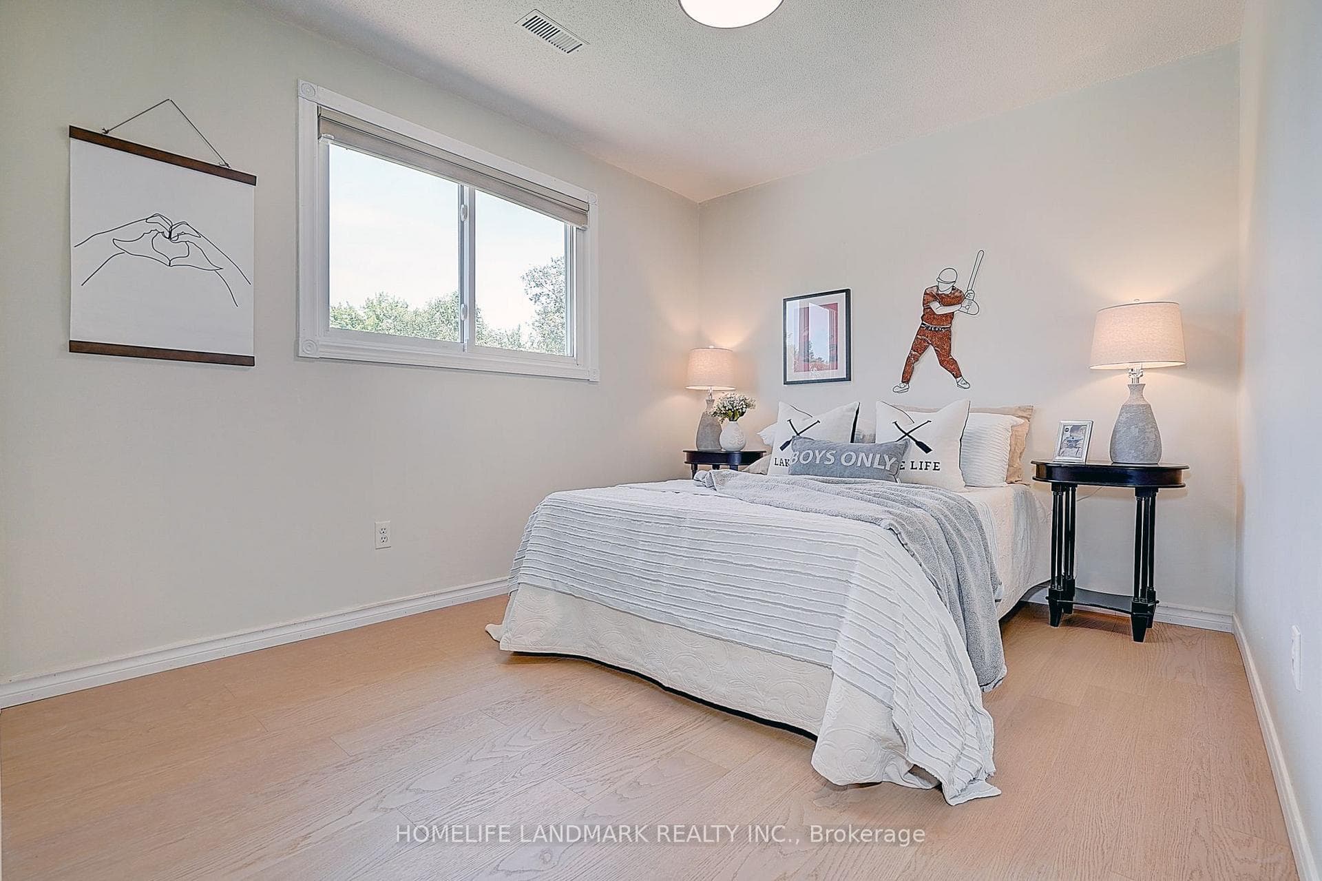 20573 Yonge Street photo 23