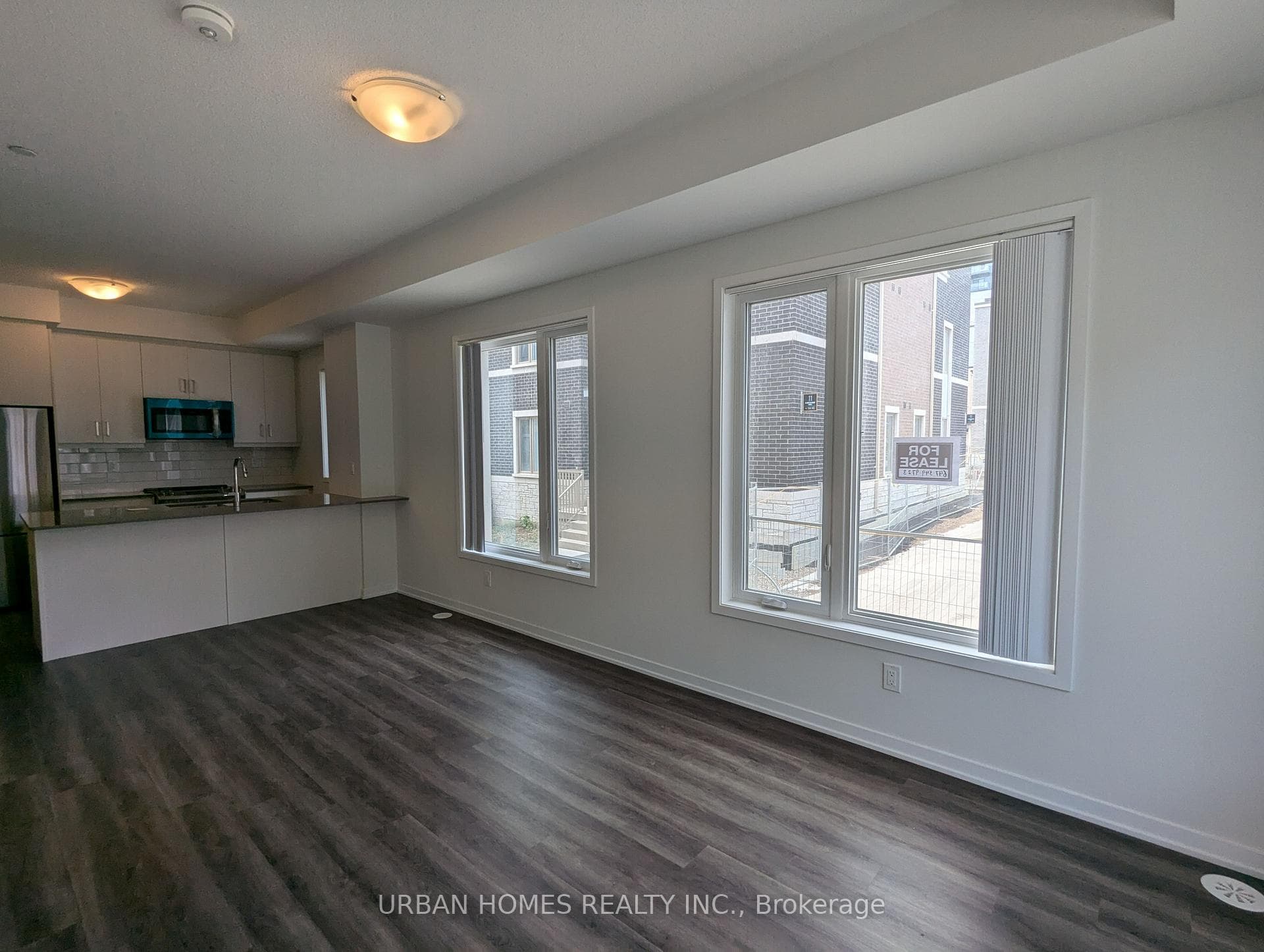 141 honeycrisp Crescent Unit 208 photo 7