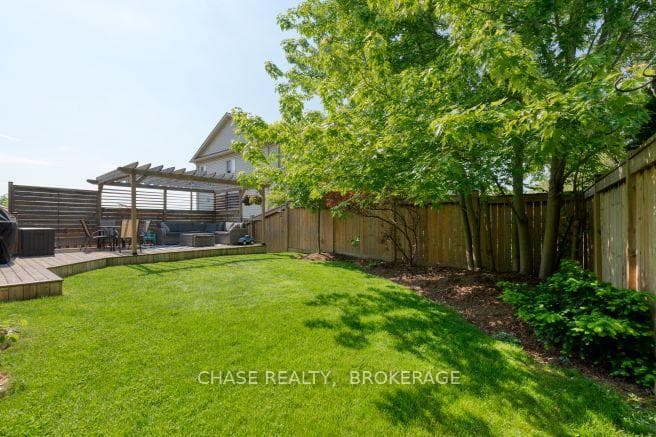 83 LIVINGSTONE Drive photo 38