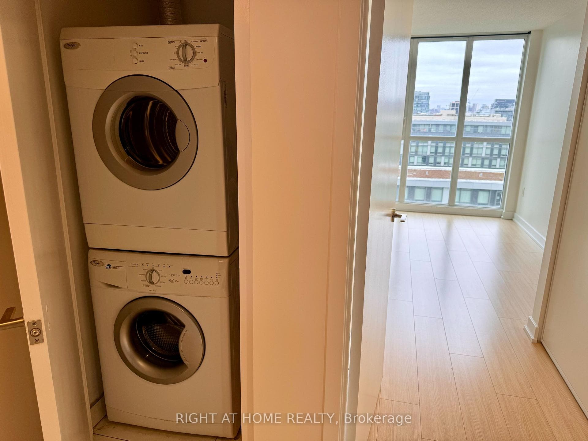 85 Queens Wharf Road Unit 1209 photo 8