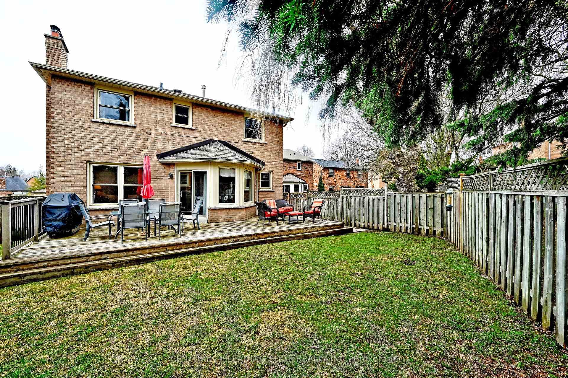 19 Berkeley Court photo 44