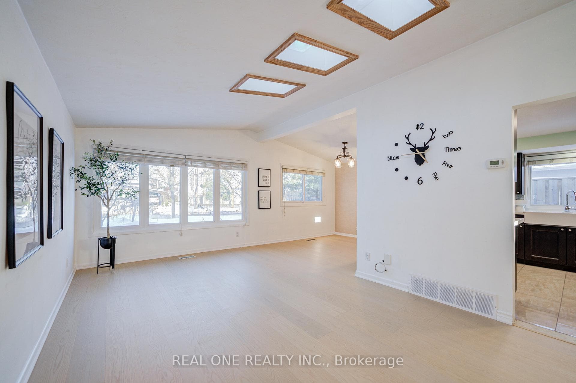 336 Hampton Heath Road photo 1