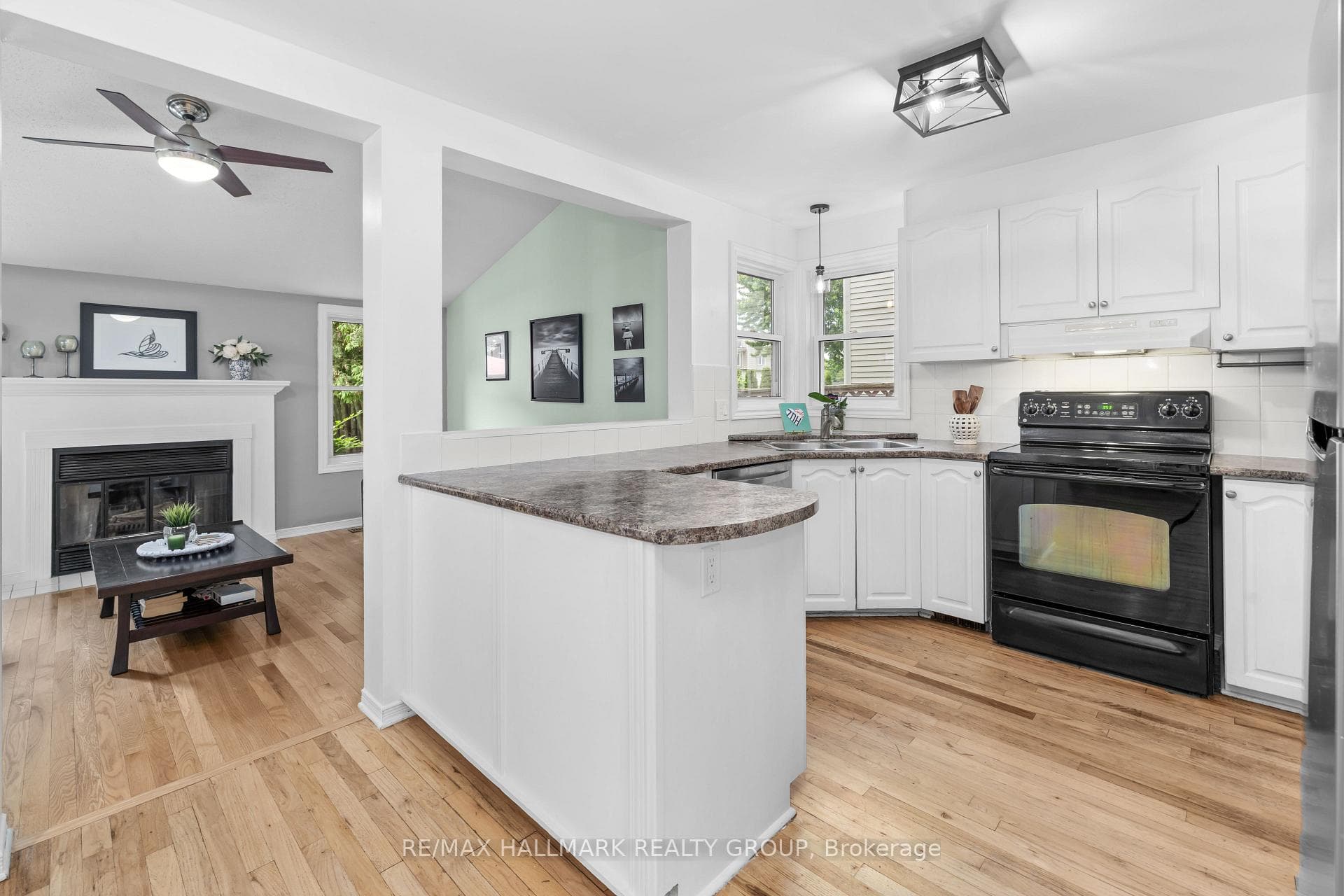 652 Thicket Way photo 16