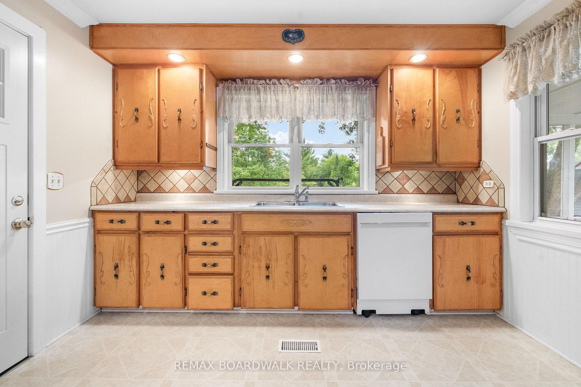 2377 Ramsay Conc 7B Road photo 8