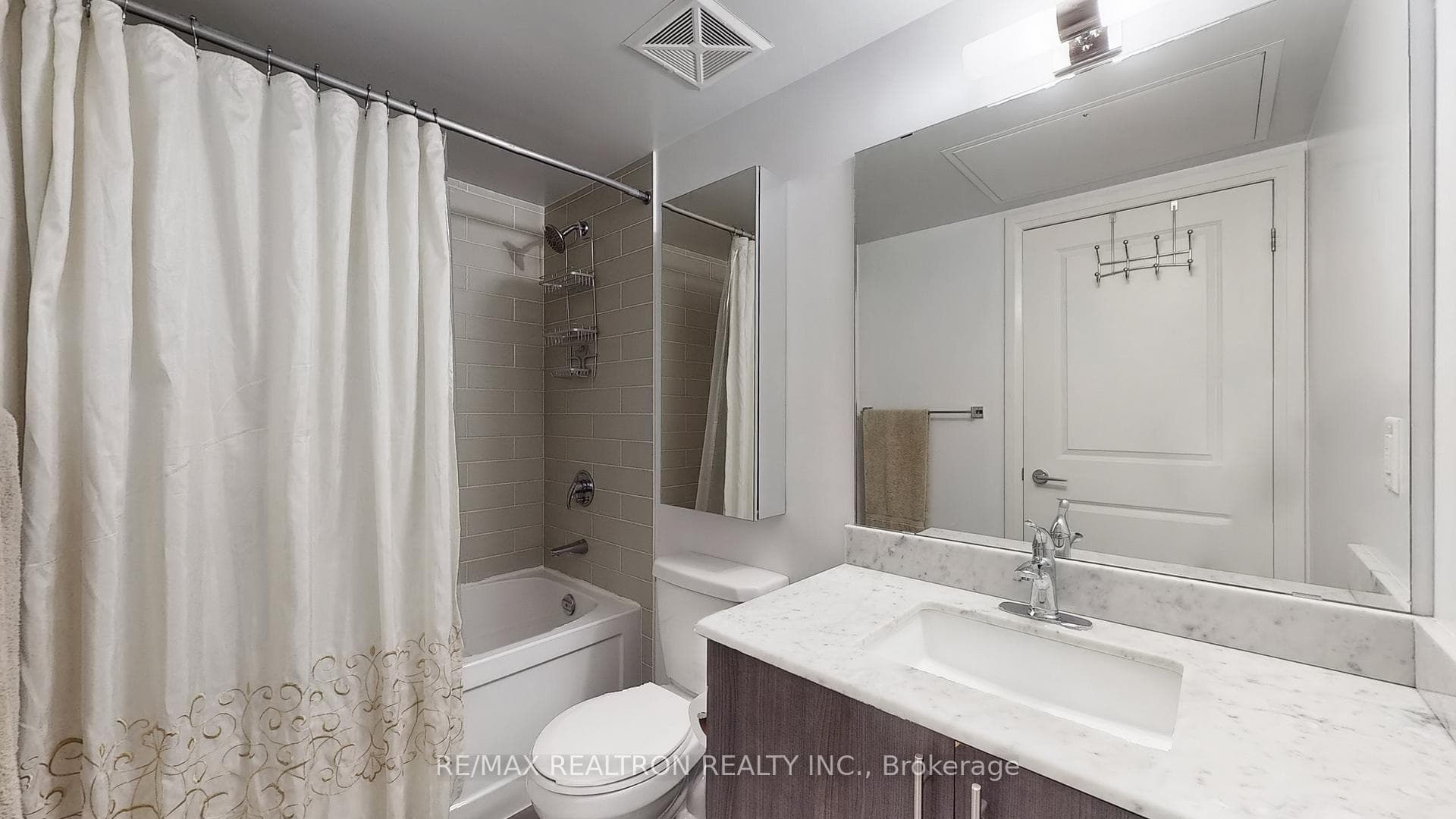 1185 The Queensway Avenue Unit 907 photo 20