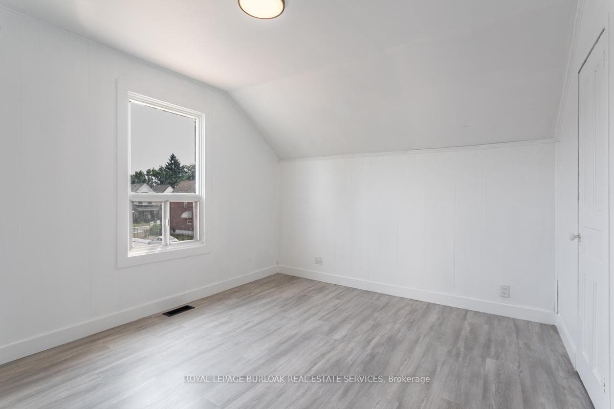64 Glendale Avenue photo 19