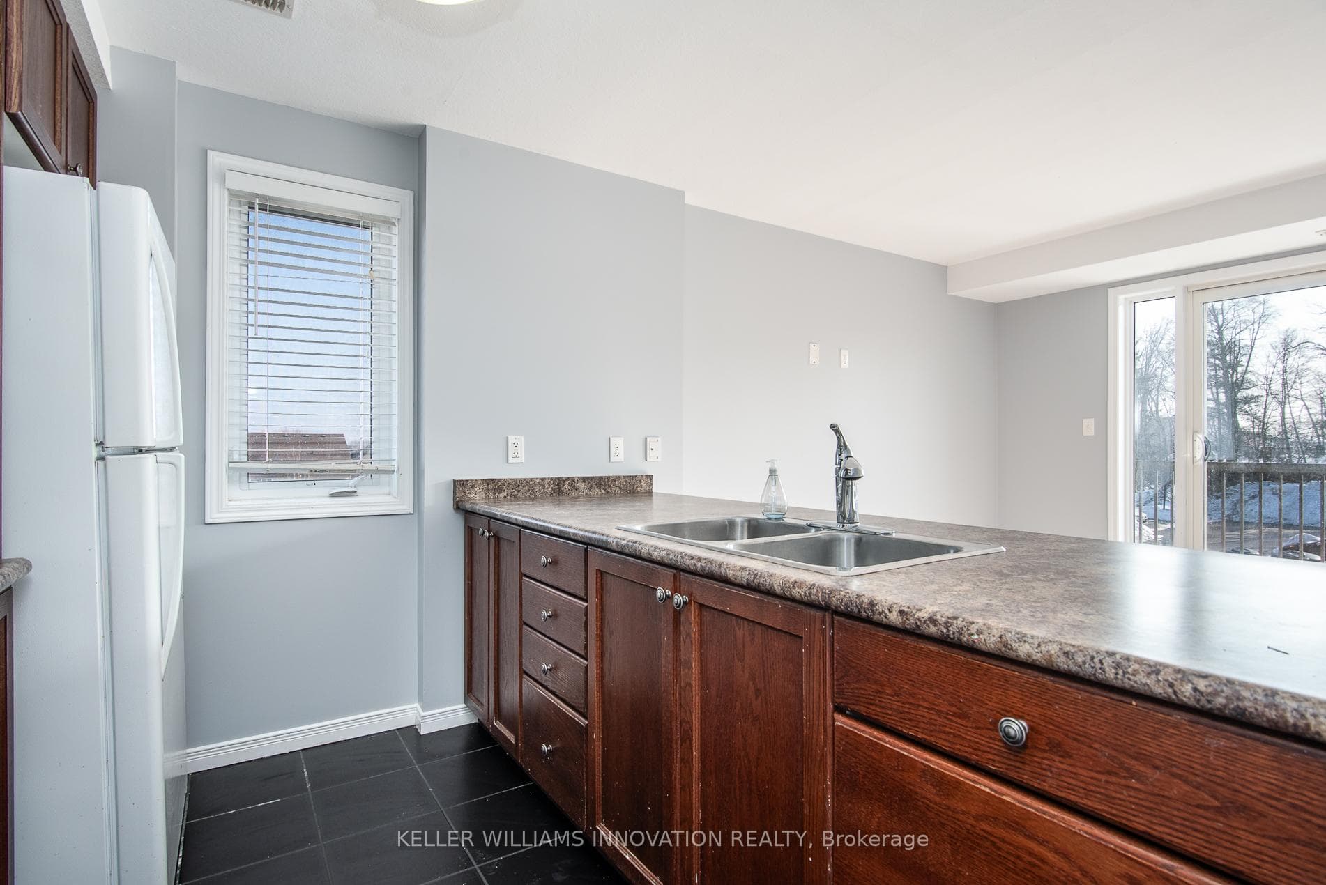 234 Rachel Crescent Unit E photo 17