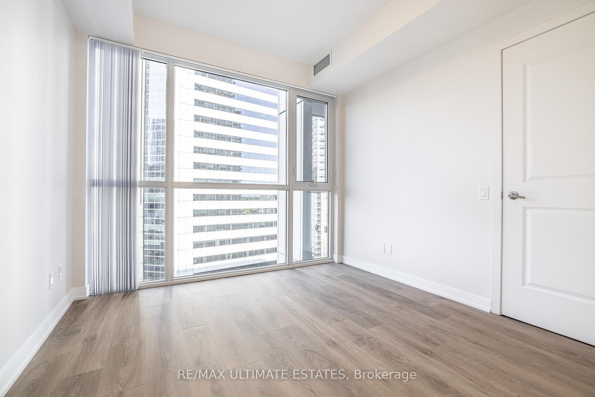 4955 Yonge Street Unit 1109 photo 3
