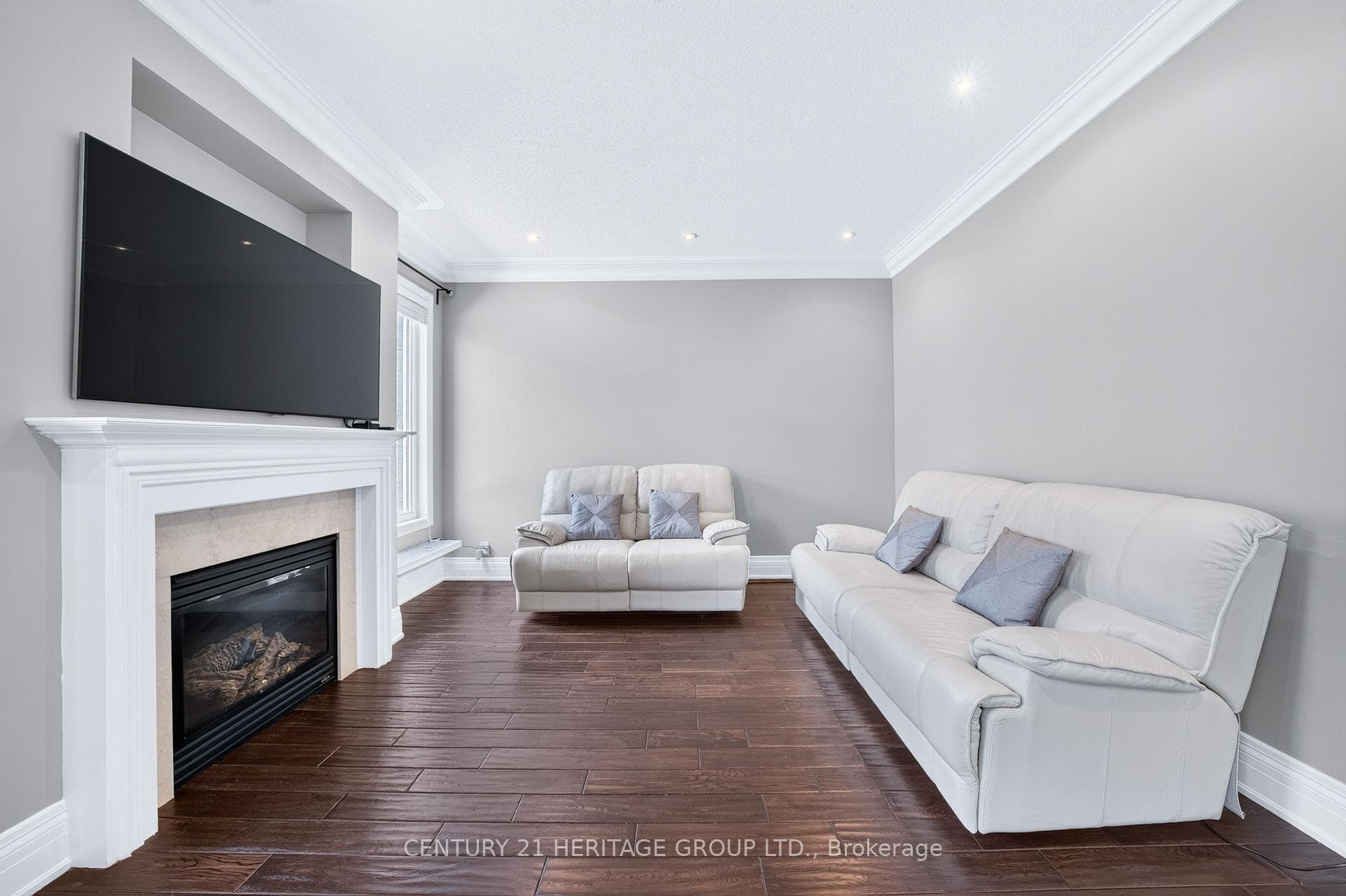 16 Harvest Hills Boulevard photo 18