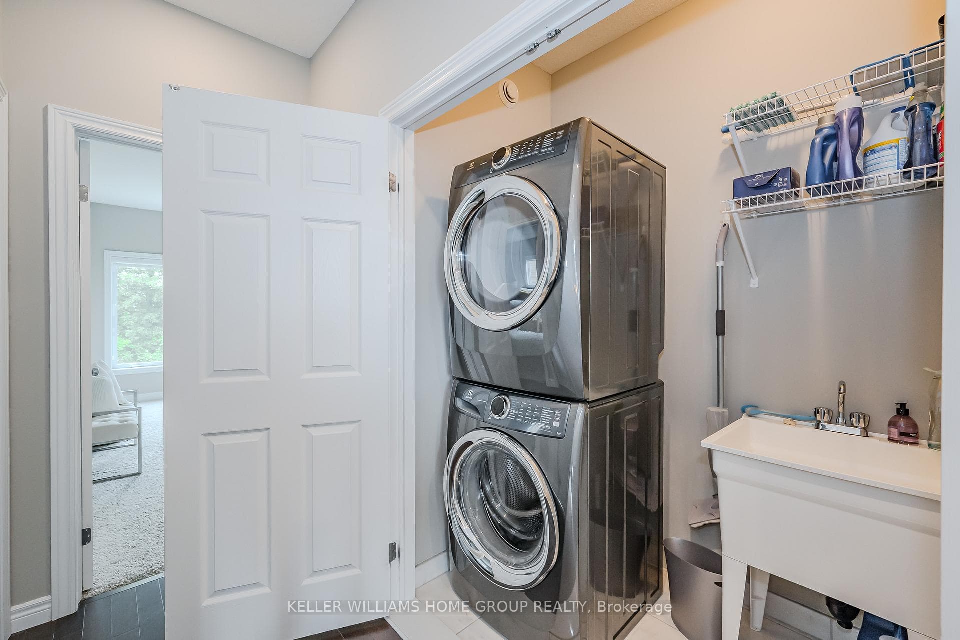 103 Ambrous Crescent photo 26