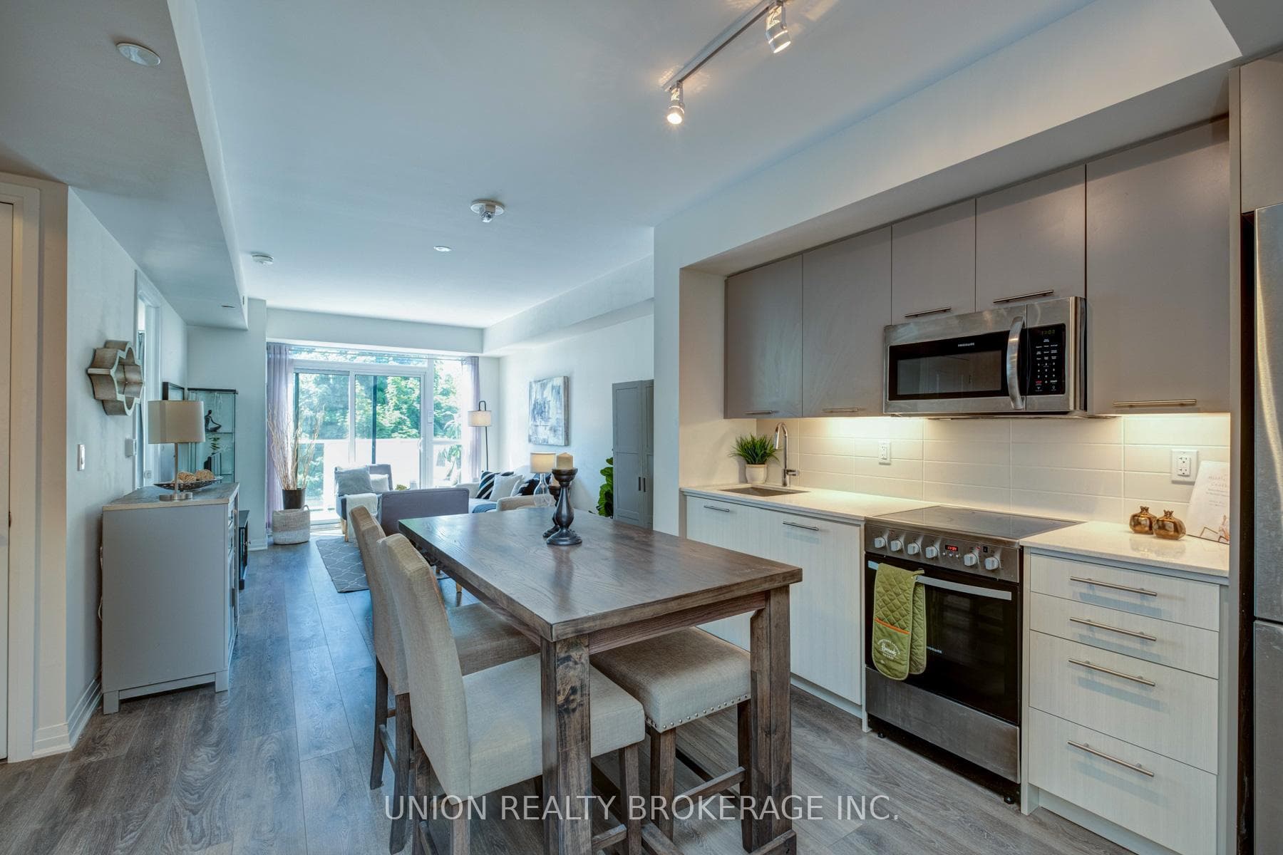 2301 Danforth Avenue Unit 508 photo 2