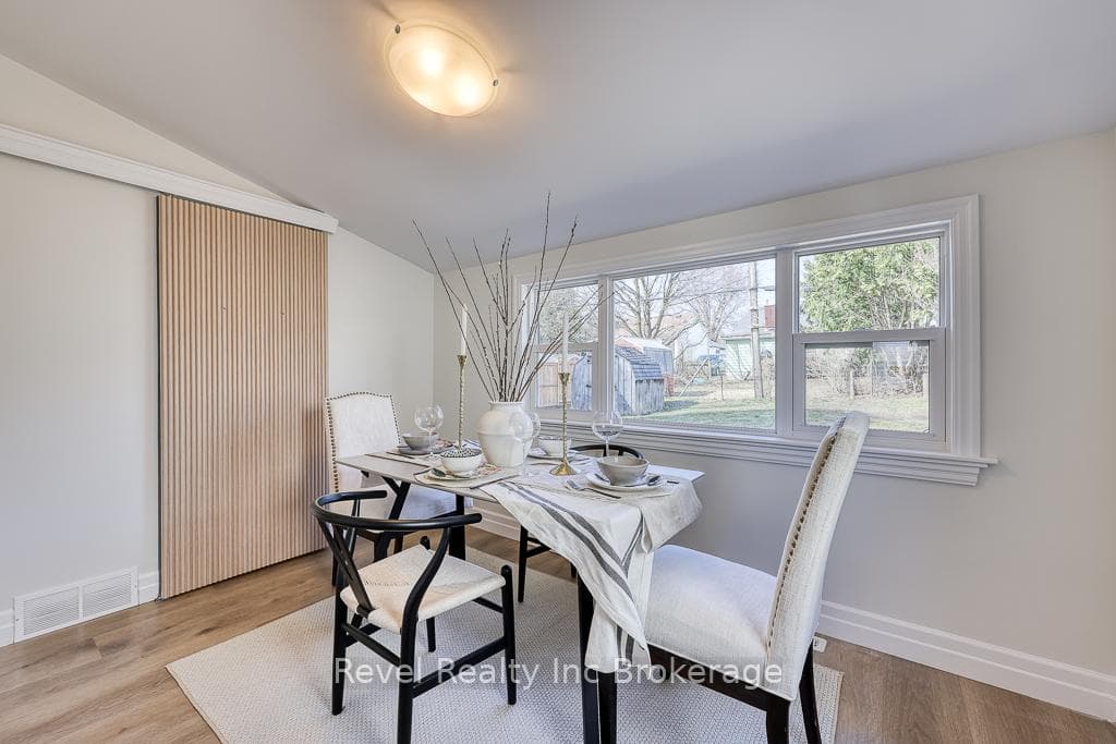 679 Elizabeth Street photo 10