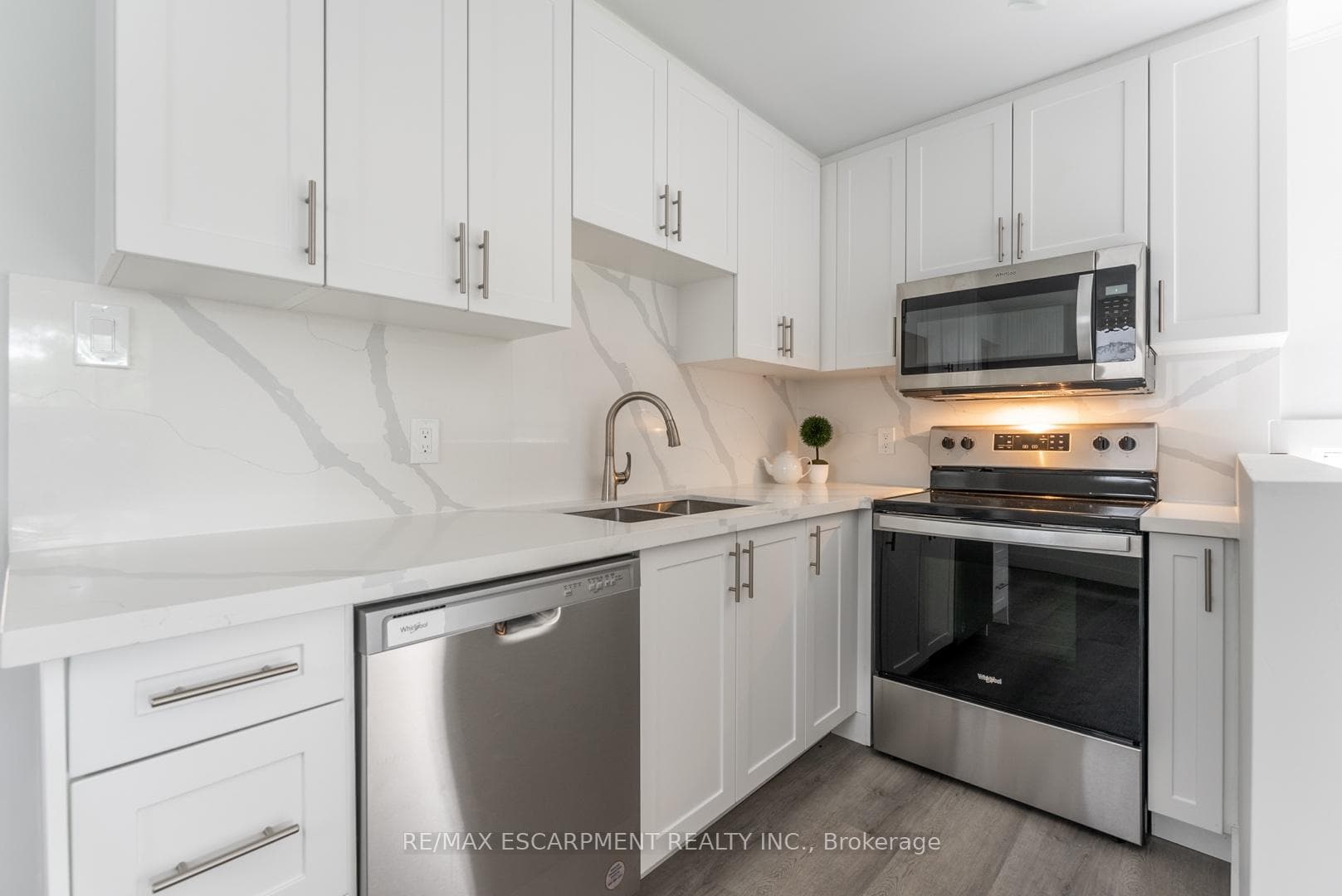 39 Glendale Avenue photo 8