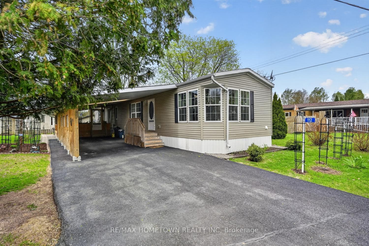 112 Hutt Road photo 1
