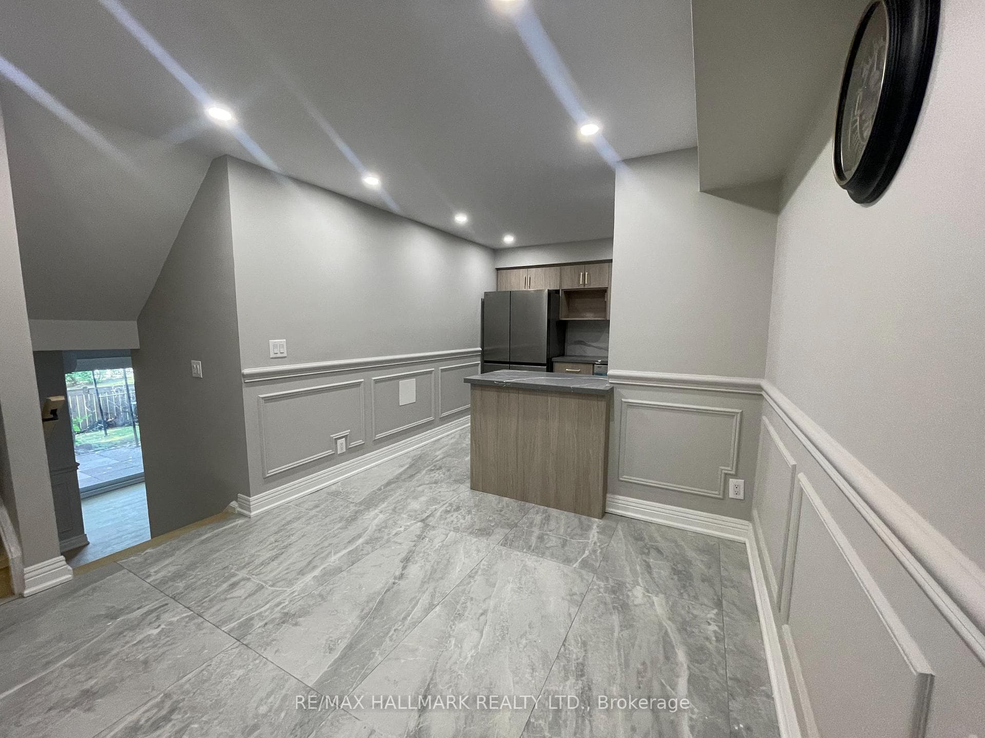 144 Milestone Crescent photo 13