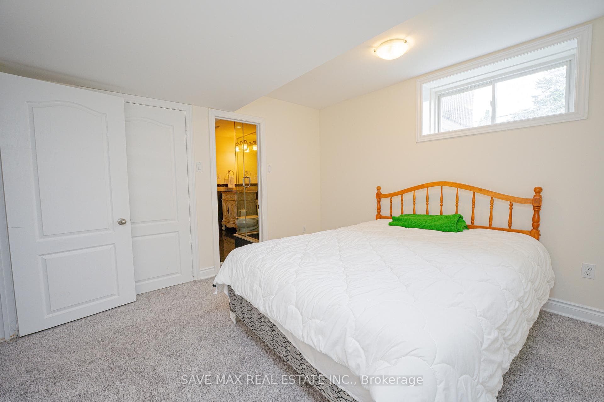 656 Geneva Street photo 33