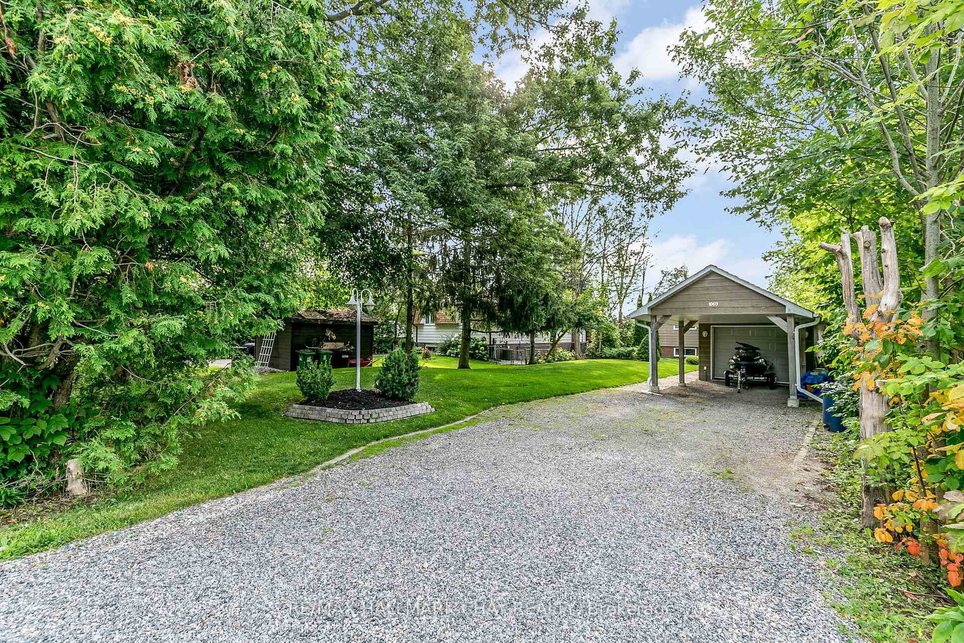 1069 Lakeshore Road photo 6
