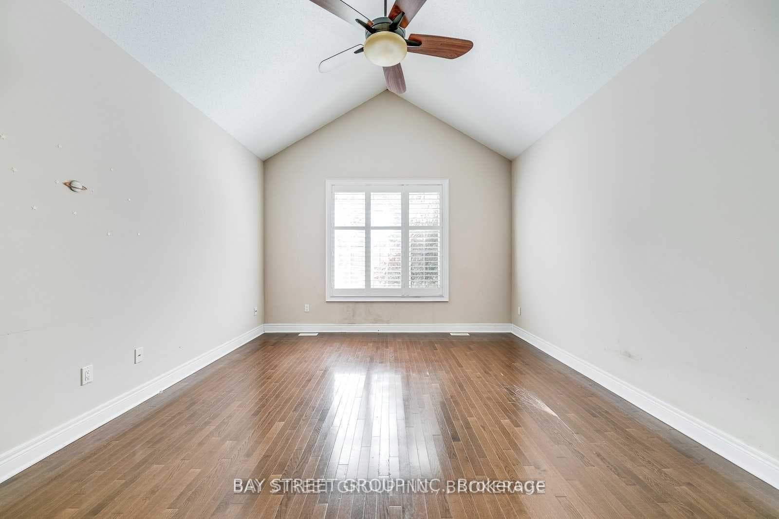 2489 Lyndhurst Drive photo 19