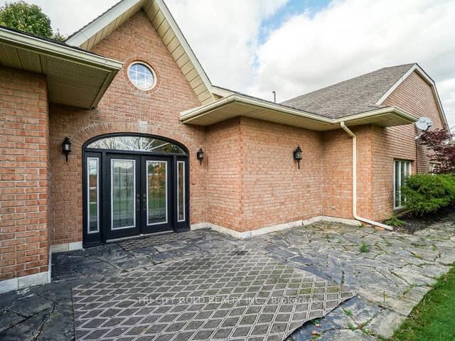 16 OCHS Drive photo 3