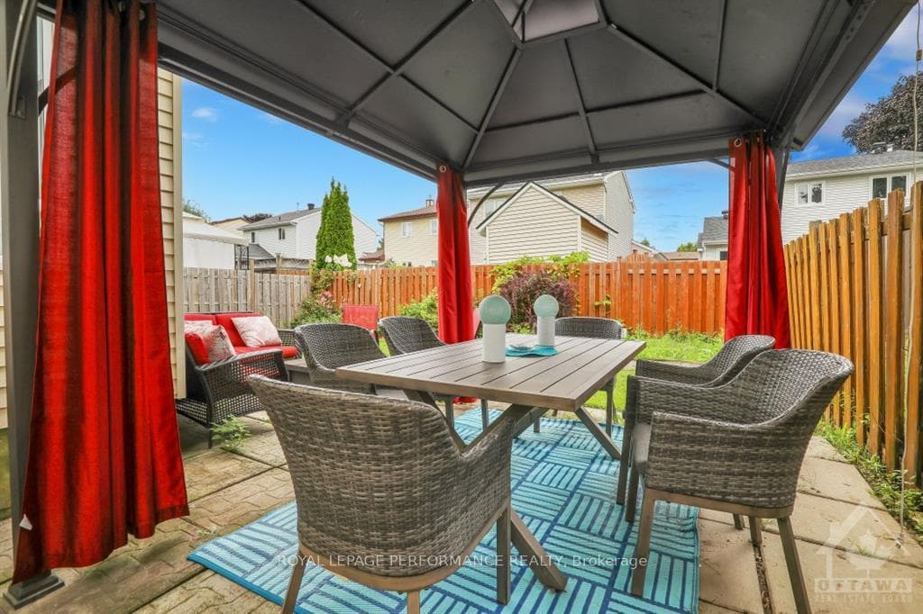 607 CHENIER Way photo 27
