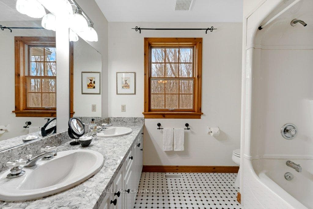 2 Hughson Lane photo 30